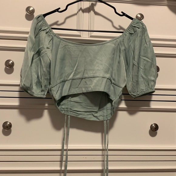 SHEIN Ruched Drawstring Front Crop Shirt - Picture 6 of 6